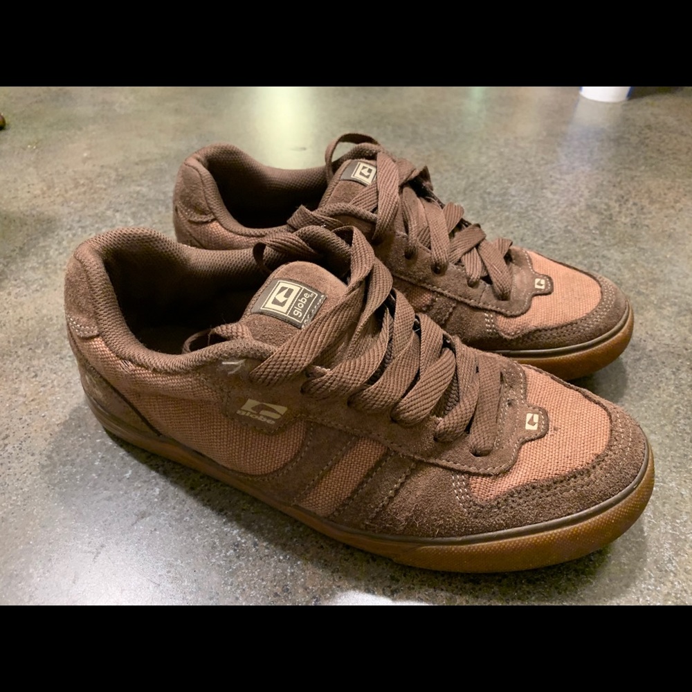 Men’s Globe Sneakers